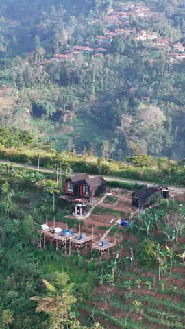 Emang bener yah bandung tuh di kelilingi gunung😬#bandungbarat #fyp #staycation #rumahgantole 