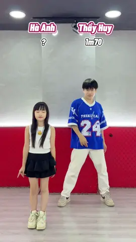 Có bạn nào đoán đúng không nhỉ? 😍 #trending #xuhuong #metub #quanggiahuy #thayhuykiddance #tuyetsac #tiktokdancevn 