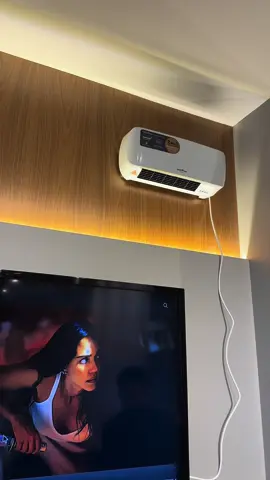 Ar Condicionado 2 em 1 - Dispensa Instalações. #ambiente #aquecedor #frio #inverno #arcondicionado #casa 