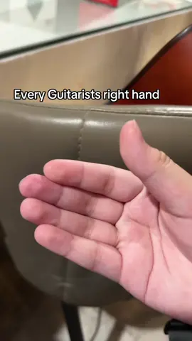 I’m pretty sure every guitarist can relate #guitar #fypシ゚viral #guitarfingers #fypシ #acousticguitar #guitarcalluses #guitarcommunity 