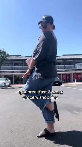 #sunday #sundayfunday #morningroutine #sundaymorning #groceryshopping #grocery #dunkin #dunkindonuts #breakfast #CapCut 
