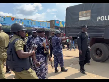 Earlier today as police blocks President @Bobi Wine from accessing radio program and the venue to address the people of Bundibugyo. #NUPCountryWideTour2