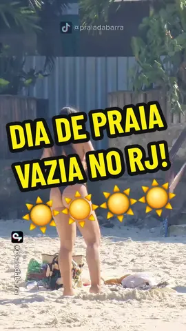 Dia de Praia vazia ☀️ #beach #braziliangirl #riodejaneiro #walkingbeach #praiadabarradatijuca #brazilianbikini #praiadabarra #copacabana #ipanema 