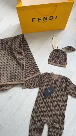 Fendi set😍 Dm voor orders📥 Worldwide shipping🌎 #viral #newborn #fyp #pourtoi #voorjou #fürdich #fypシ゚ 