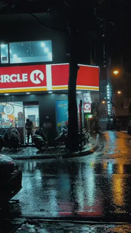 🌧Cơn mưa🌧 - 1h50 am  📸: ss Note 20 5G 📍: Circle K - Nguyên Hồng #chill #travel #samsung #circlek #hanoi #mưa #đêmlangthang #duongpho #video #videoshoot 