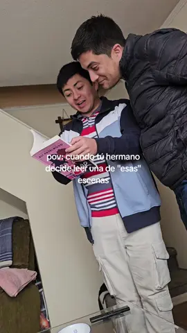 Sus reacciones fueron tan naturales😂 #booktoker #fypage #notinlove #alihazelwood #noesamor #reaction #notinlovebook #booktokrecs #bookrecommendations 