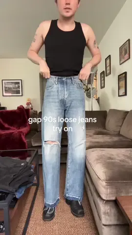 Replying to @kyle 🍉 trying on my gap ‘90s loose jeans #widelegjeans #mensstyle 