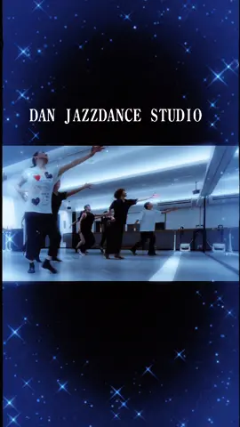 DAN JAZZDANCE STUDIO  7月前半は久しぶりにlyrical jazz💃 ソルトレイクシティオリンピックのテーマソングだった♬果てなく続くストーリー 懐かしい曲で♡ 後半2回7/22(月)19:30-21:30／ 27日(土)17:00-19:00 は、シアタージャズ行きます💃 曲が決まりましたらインスタストーリーにあげます 東横線大倉山駅からすぐの〝Studio F2〟です 予約制なのでご予約はインスタDMへ #danjazzdancestudio #dance #theatrejazz #theatredance #シアターダンス #ダンスレッスン #ジャズダンス #lyrical  #元宝塚 #宝塚og #元劇団四季 #choreographer #スタジオスケジュール #jazzdance #檀ひとみ 
