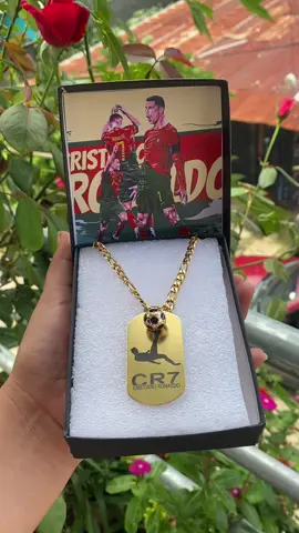 Comparte un detalle personalizado y has feliz a tu persona especial ❤️ #cr7 #nostalgia #futbol #collar 