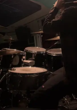 live laugh love the marías (the marías - no one noticed) #wlw #themarias #ilovethemarias #drums @themarias 