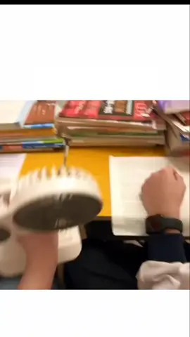 cocok bgt nih di bawa sekolahh 🤗Tag temen sebangku kalian😁🫵 #racuntiktok #temensekelas #kipasangin #backtoschool #fygakni #bismillahfyp #sekolah 