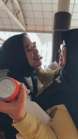 Ma sudah tiba waktunya anak perempuan pertama yang selalu engkau andalkan dan yang selalu kau anggap kuat pergi merantau dengan alasan IKUT SUAMI. semoga aku bisa kuat dan tegar sepertimu yang merantau juga karna papa🥺💗 #fyppppppppppppppppppppppp #capcut #xyzbca #fypシ 