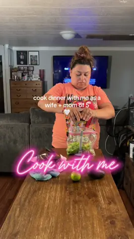 cook dinner with me as a wife + mom of 5🤍 #cooking #cookwithme #dinner #Vlog #familyvlog #family #mom #momlife #momsontiktok #husbandwife #largefamily #ourdysfunxionalfamily 
