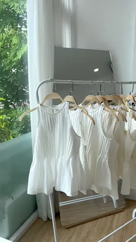 Pump Top by LOYE 🌸 Một chiếc áo xếp li xinh xắn chào ngày mới 💕