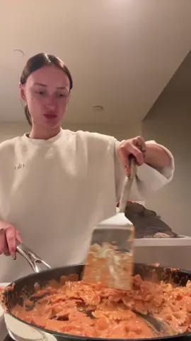 Let’s make vodka pasta together 🍝