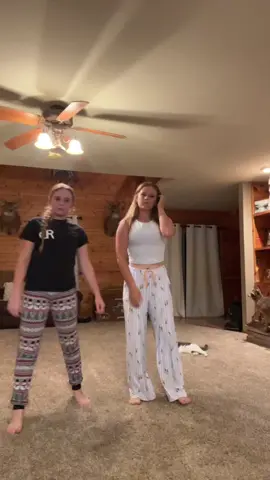 I can’t dance like my sister 😭 @hadleyy ᰔᩚ 