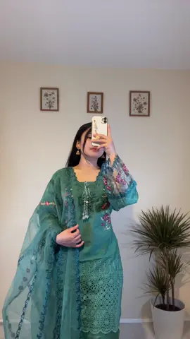 Beautiful Pakistani set available 💚 #raima_wear #traditional #kurti #collection #ukbased 