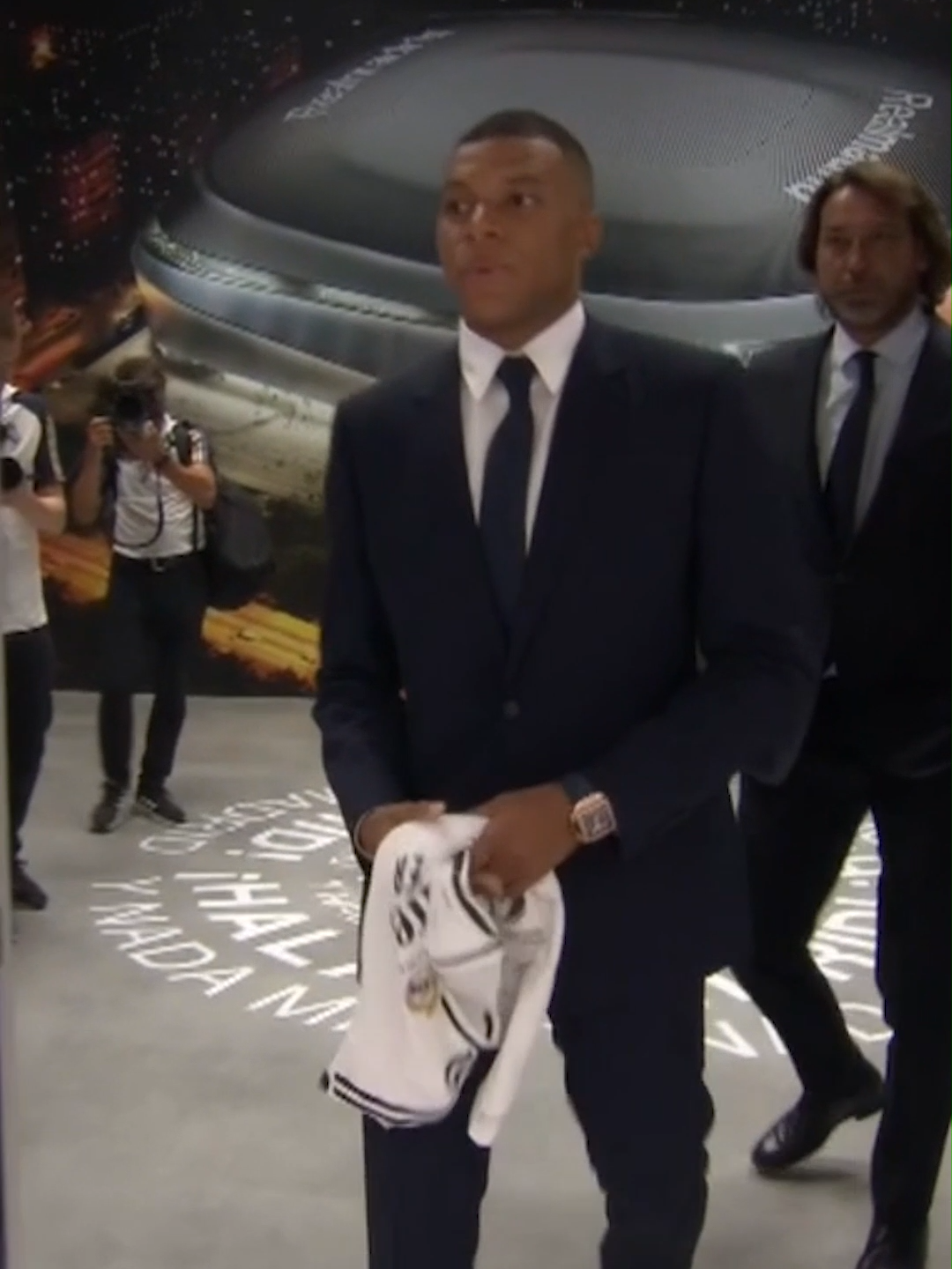 Kylian Mbappé arrive au Bernabeu pour sa présentation ! 🔥 #football #realmadrid #mbappé #welcomembappe