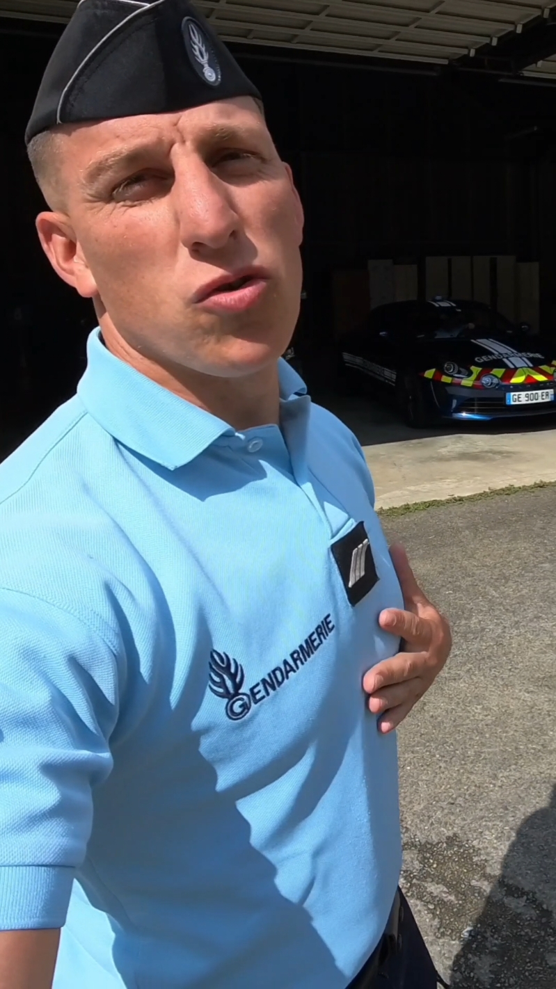 merci pour l'accueil à la gendarmerie de la sarthe j'ai vraiment découvert le métier et les hommes derrière l'uniforme 👌🇨🇵respect #militaire #gendarmerie 