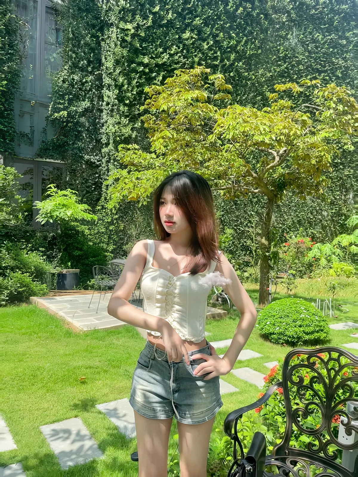 Nếu như trời mưa,cậu có nguyện ý ở lại không? Kể cả khi trời không mưa, tớ vẫn luôn ở đây!