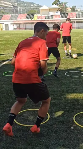 MEDICINE BALL EXERCISE 💯⚽#mistercacace #medicineball #exercise #footballtraining #soccertraining #allenamentocalcio #esercizicalcio #calcio 