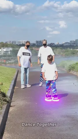 TEACHING SHUFFLE  LITTLE BOY DANCING ASTRONOMIA !!  TUZELITY NEON MODE  #longervideos #shuffledance #shuffle #tuzelitydance #tuzelitydancefans #longervideos #dancers #foryou #fyp