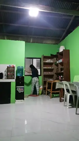 yung nagbakasyon ka para magpahinga pero nasanay kana gumising ng maaga.  me at 5am