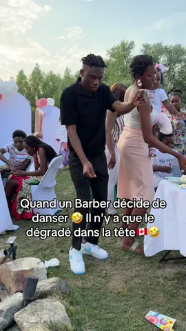 #canadalife🇨🇦 #nellarrangeur #camerountiktok🇨🇲 #humour  Quand votre coiffeur décide de danser