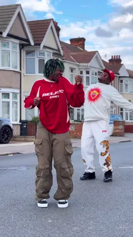 Tell me why the sun goes down when it’s my turn to dance!😅 Dc: @Demzy BaYe 