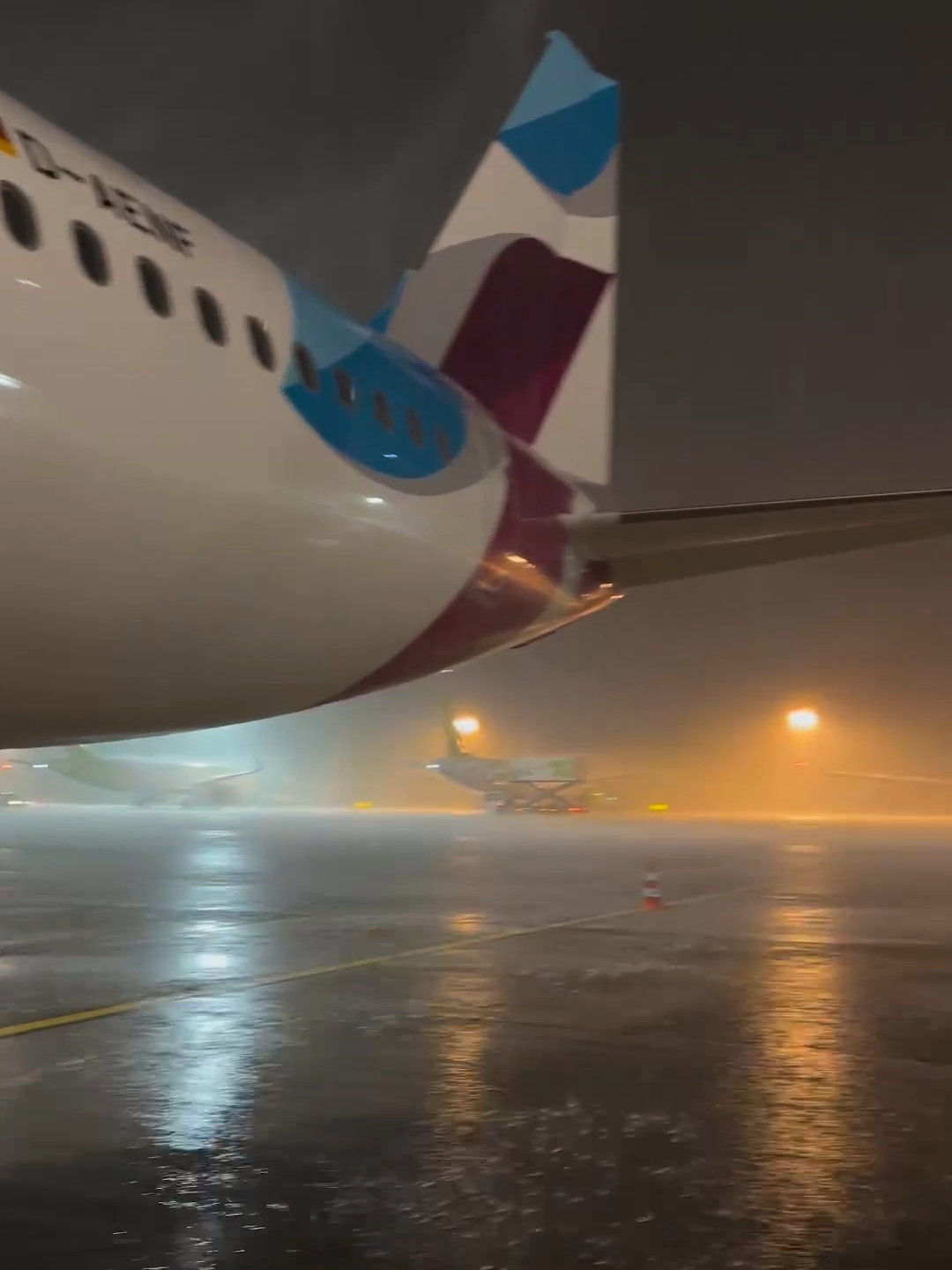 It's pouring rain at the airport. #rain #airport #trip #heavyrain #storm #rainsounds