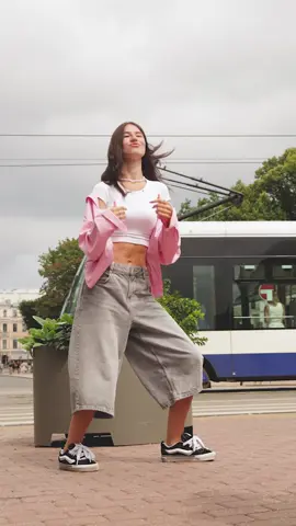 ‼️KONKURSS‼️ Lai piedalītos:  Mācies deju kopā ar @snick_dance_comp  Publicē TikTok deju ar @BERMUDUDIVSTURIS mini dziesmu – izmanto šo skaņu pie video  Atzīme BERMUDU DIVSTŪRIS un SNICK_DANCE_COMP Tiekamies 11. augustā @abparklv  @Red Band končas   #sadarbība  #RedBandBermuduDivstūris #snickdancecompany #KONKURSS