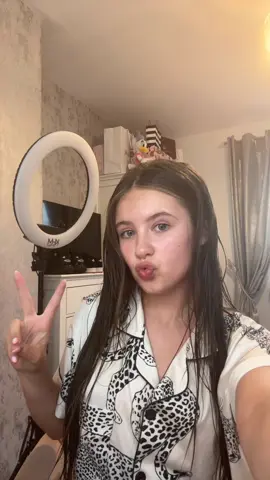 Putting my jewellery on literally to sleep in because i keep forgetting in the morning and feeling like ive left a body part at home when i realise in school 😅🤪 #jewellery #jewelleryhaul #foryouviral #tiktokmakemefamous 