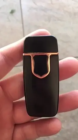 Isqueiro USB Recarregável, Isqueiro Moderno, #gadgets #shopee  Isqueiro Ecológico, Isqueiro Sem Gás, Tecnologia De Isqueiro, Isqueiro De Carregamento USB, Praticidade No Bolso, Acessórios Modernos, Sustentabilidade, Isqueiro