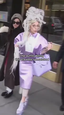 Iconic style queen @ladygaga  credit video: @Lady Gaga Essentials  #ladygaga #littlemonsters #littlemonster #ladygagavideos #iconic #foryou #viral #perte #parati 