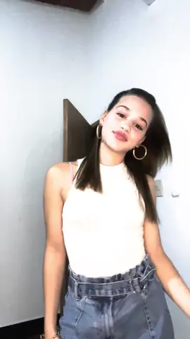 holap 🤍 #trending #dance #girlcore #girl #tiktokponmeenparati 