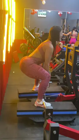 💪🏻😍#viral #musa #quelinda #musafitness #tiktoknews #tiktoktop #maravilhosa #foy #foyour #foryoupage 