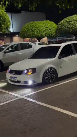 Sportline né vida 😍😍 #LINDO #apaixonadosporcarros #suco #lindo #baixosclub #fy #foryou #branco #jetta #preto #golf #golfsportline 