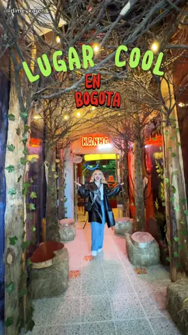 Nuevo plan en Bogotá !!!  Creo que no muchas personas conocen este lugar!  Y yo quedé 😱 @Kanha Club  Es el lugar perfecto!!!! Para ir en grupo de amigos o familia  Tiene de todoooooo 🎳 bolos ! Bolirana restaurante, cancha de futbol, tejo , billar … mejor dicho para todos los gustos !!  Los precios son excelentes !!  Por ejemplo la bolera de lunes a jueves se encuentra la línea en $18.000 La hora $70.000 de lunes a jueves  Y los viernes sábados y domingos la hora $85.000 🏓 Ping pong la hora $8.000 Platos fuertes desde $15.000 Hamburguesas desde $16.000 🩷 Los jueves son happy Hour 🍸  Así que ahí te dejo el súper plan 🎳 #planescool #planes #planesofinstagram #planesbogotafindesemana #planesviral #planesbogota #planes #bolera #bolerasbogota #boleras #boliranas #sitios #billar #tejo