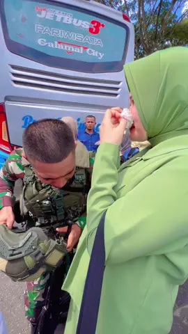 Teruntuk bumi cendrawasih kutitipkan suamiku untuk menunaikan dharma bhakti nya kepada ibu pertiwi, jaga dan lindungi dia hingga akhir tugas nanti, selamat dan sehat pergi dan pulang tanpa kurang satupun ya sayang, tahun depan nanti ada anak istri dan keluarga yang bakal jemput abang disini lagi aamiin 🤲🥹🥹🤍 #satgaspapua #satgasyonif131 #satgas2024tniindonesia🇮🇩 #persitkuatpersithebat #yonif131brajasakti 
