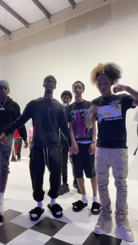 Got erbody trippin out😹 #fy #zydariuss #tripout @ceo 🛸 @ayepoodaa @RULA 