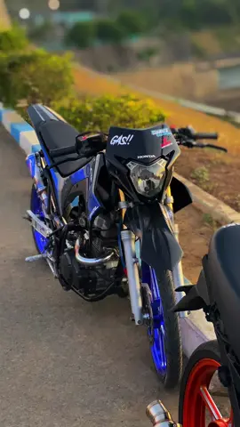 Surex dari depan🥶🥶🥶#supermotoherex #crfbllusky #crfherexstyle🚀 #fypシ #fyp 