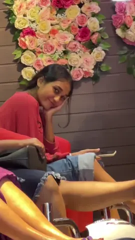 Eye contact!! 👀🫂 #onemillionaudition #ishiniwijesinghe #trending #norawalakulu #ConSantanderConecto #clouds 