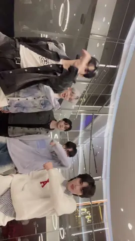 เอาหน่อยๆ555 @nampingster @Harit_keng @JS @teetee.wpc 