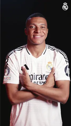🤩 YOUR new No.9️⃣, #Madridistas! #WelcomeMbappé