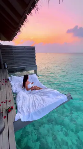 Imagine waking up here✨ #maldives #hotel 
