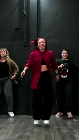 Low Key🍃🪐🔑  🫀@Thom Moreno⚡  Acompañada de dos bellezas @Lula y @delfi <3 #paratii #fypシ゚ #fyp #parati #dancing #dance #baila #coreografia #fypシ #coreography #dancer #lowkey #mariabecerra #beele #joeboy 