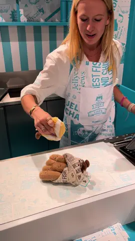 Londons very own Jellycat Fish&Chip shop!🐟 Exclusive to Selfridges #jellycat #jellycatlondon #selfridgeslondon #selfridges #fyp 