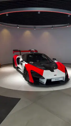 Senna . . . . #mclaren #senna #mclarensenna #supercar #hypercar #dubaicars #parking 