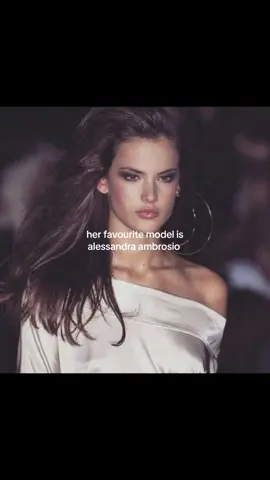 Alessandra🪽🩷🩷 #alessandraambrosio #victoriassecret #angel #model #pink #makeup #foryoupage #fypage #fyp #fy #yasebloom 