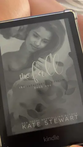Book besties what are we currently reading?!?!?! #BookTok#bookbesties#reader#kindle#katestewart  
